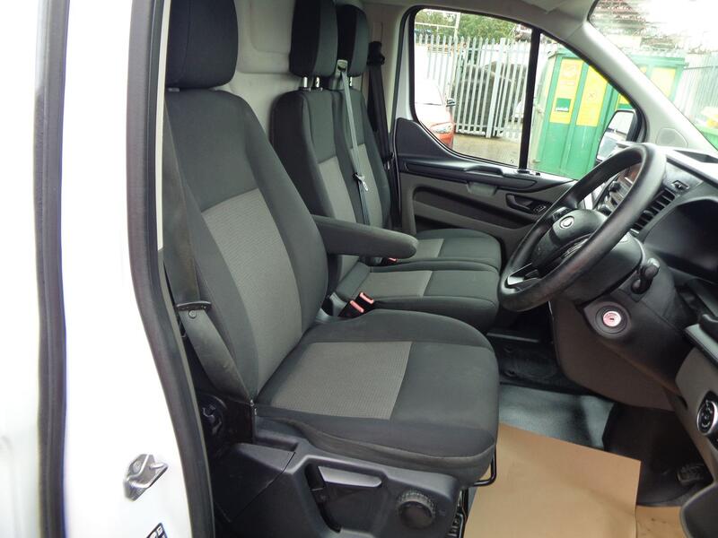 FORD TRANSIT CUSTOM 2.0 300 EcoBlue Leader 2020