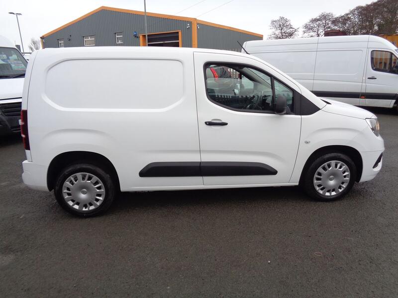 VAUXHALL COMBO 1.6 Turbo D 2300 Sportive 2019