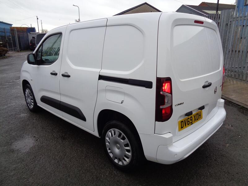 VAUXHALL COMBO 1.6 Turbo D 2300 Sportive 2019