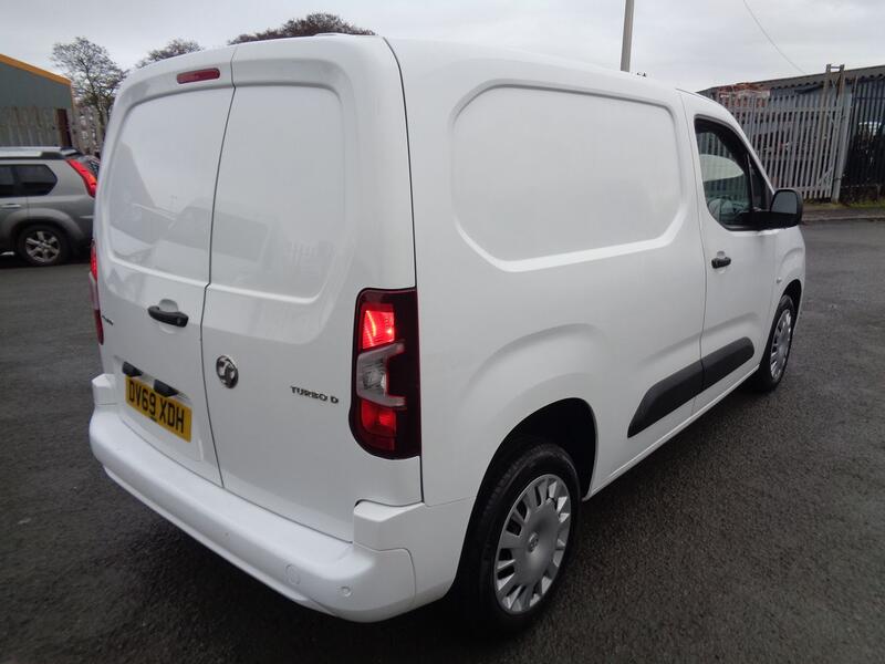 VAUXHALL COMBO 1.6 Turbo D 2300 Sportive 2019
