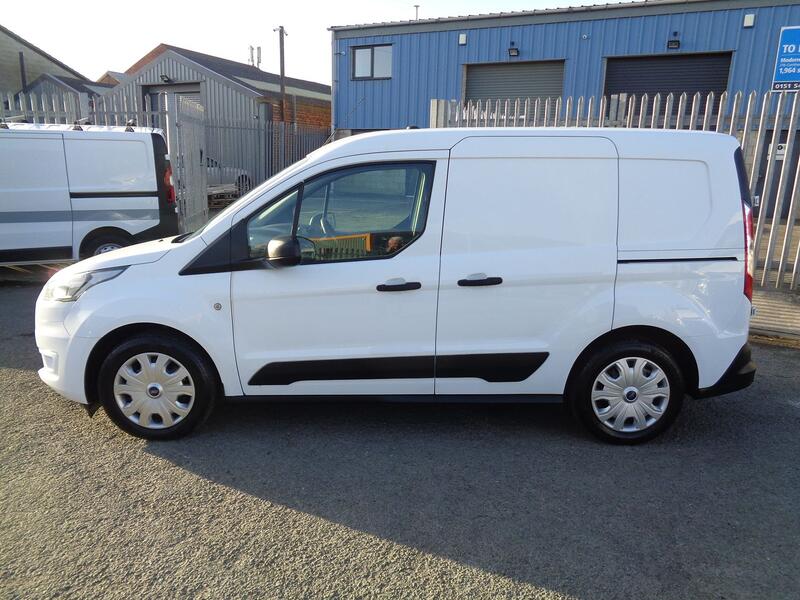 FORD TRANSIT CONNECT 1.5 200 EcoBlue Trend 2020