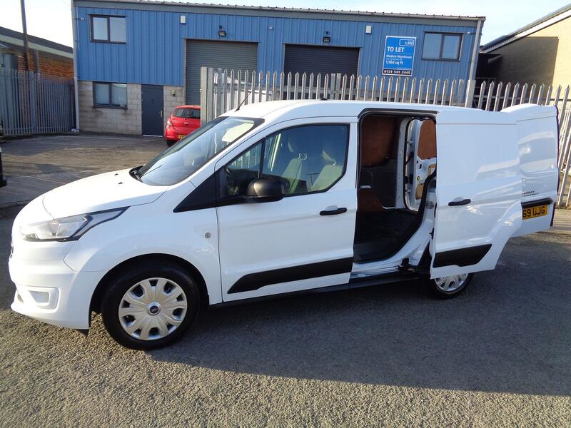 FORD TRANSIT CONNECT 1.5 200 EcoBlue Trend 2020